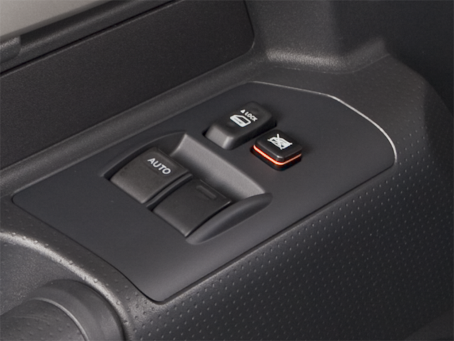 2013 Toyota FJ Cruiser RWD 4dr Auto (Natl)