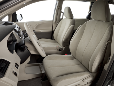 2013 Toyota Sienna LE V6 8 Passenger