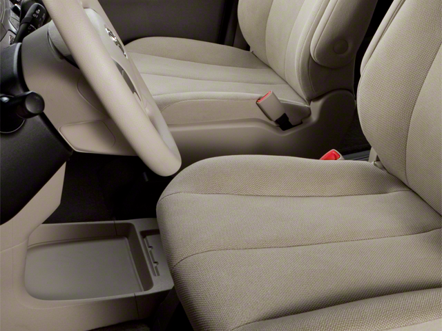 2013 Toyota Sienna LE V6 8 Passenger