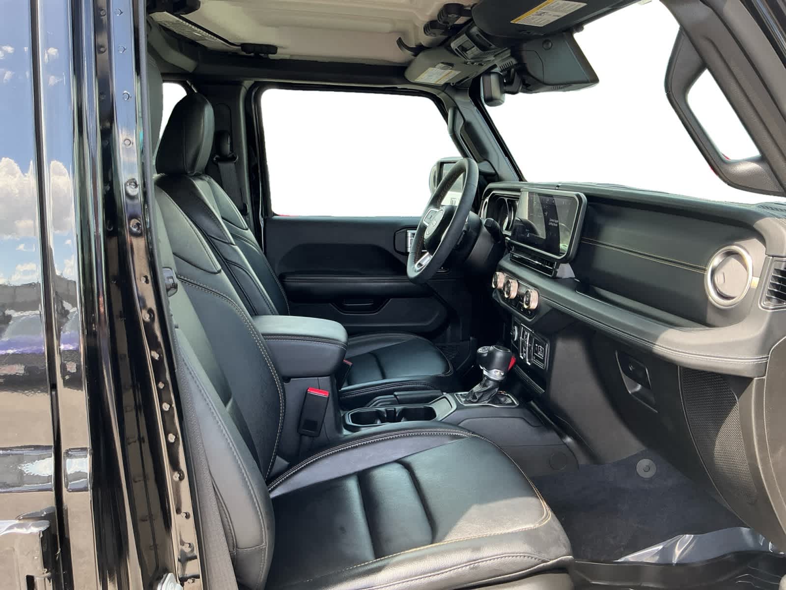 2024 Jeep Wrangler 4-Door Sahara 4x4