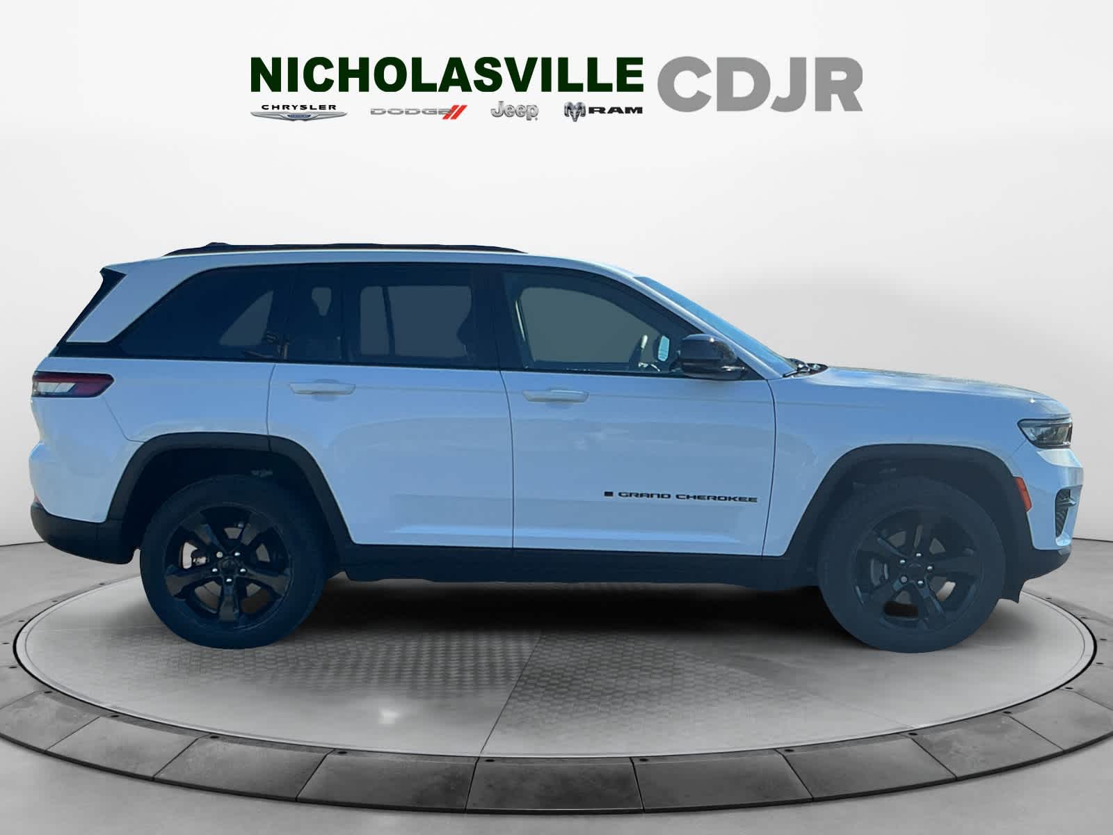 2023 Jeep Grand Cherokee Altitude 4x4