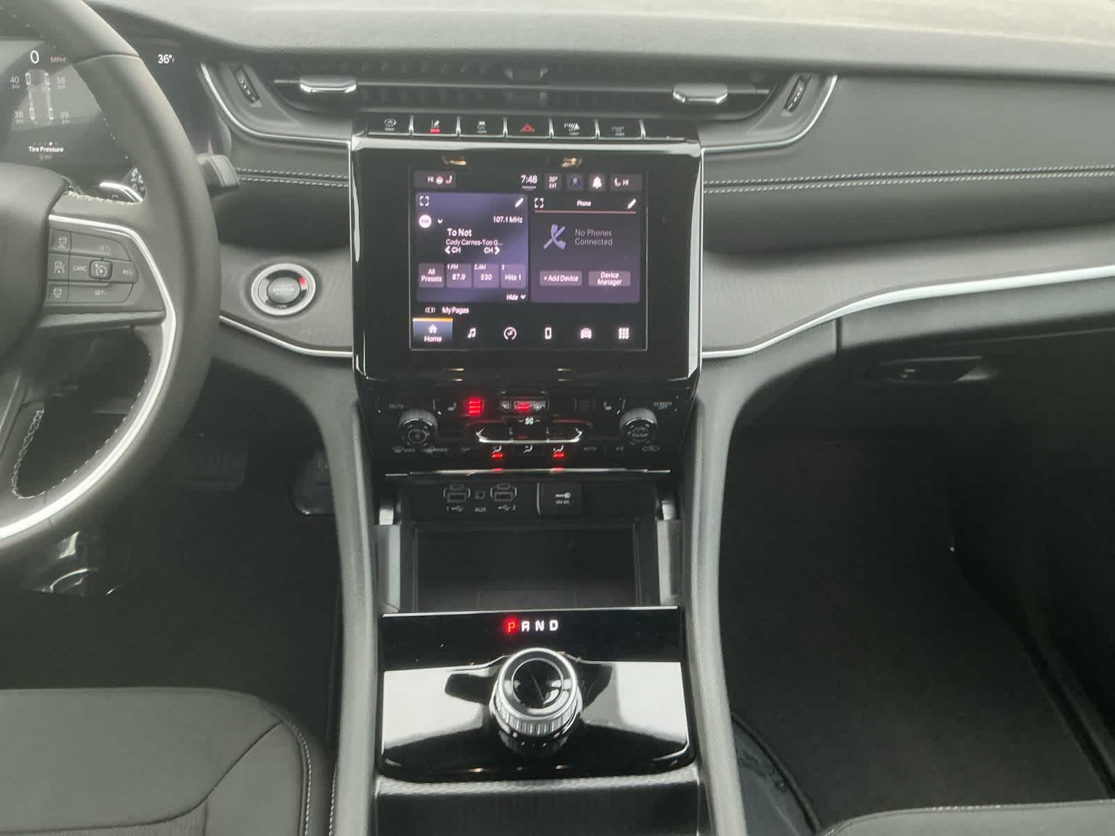 2025 Jeep Grand Cherokee GRAND CHEROKEE LAREDO X 4X4