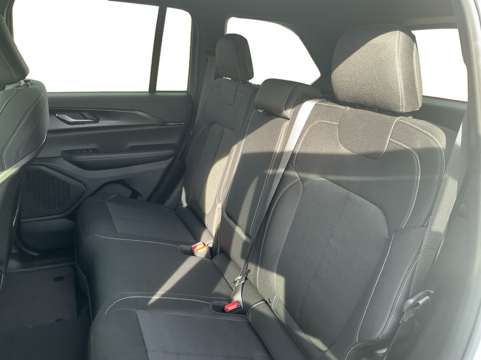 2025 Jeep Grand Cherokee GRAND CHEROKEE LAREDO 4X4