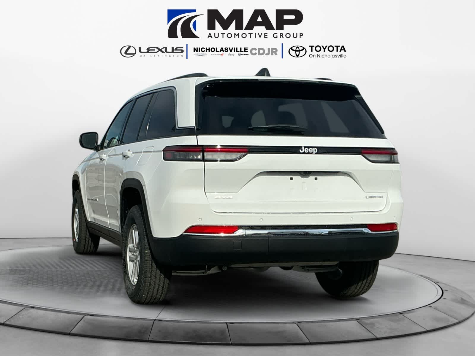 2025 Jeep Grand Cherokee GRAND CHEROKEE LAREDO 4X4