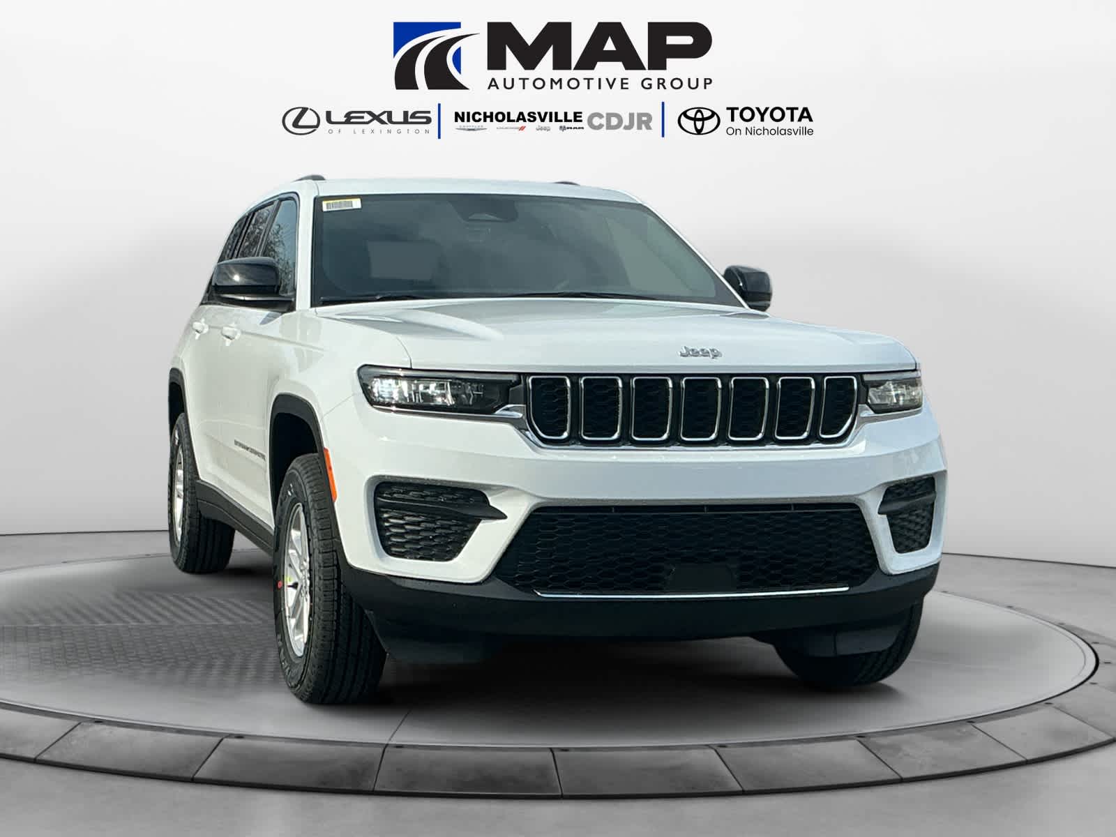 2025 Jeep Grand Cherokee GRAND CHEROKEE LAREDO 4X4