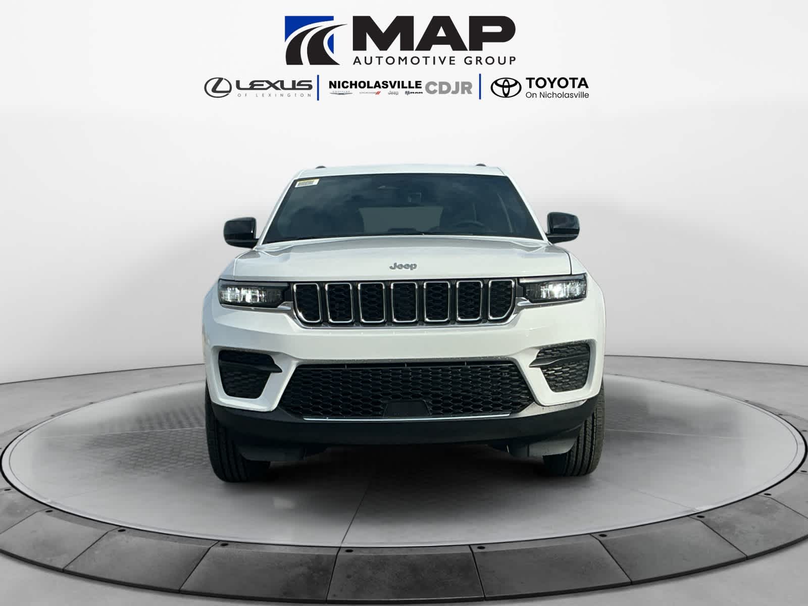 2025 Jeep Grand Cherokee GRAND CHEROKEE LAREDO 4X4
