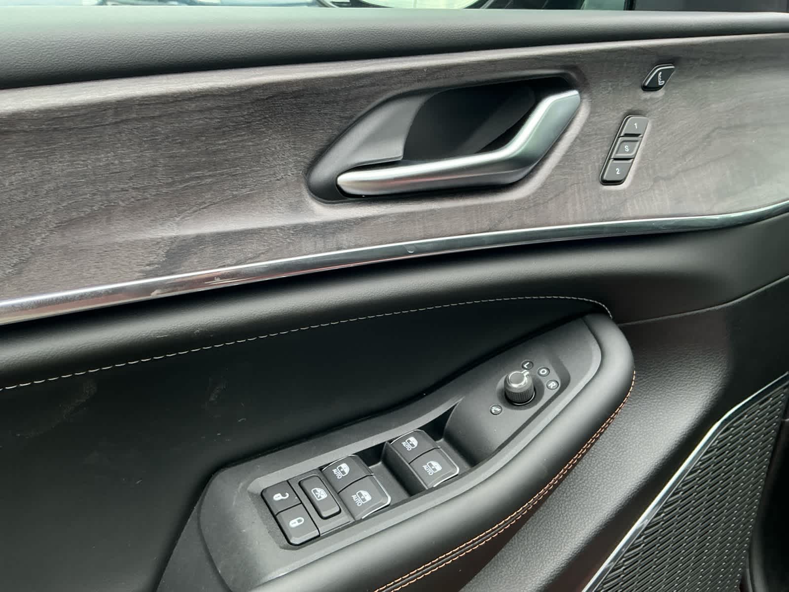 2025 Jeep Grand Cherokee GRAND CHEROKEE OVERLAND 4X4