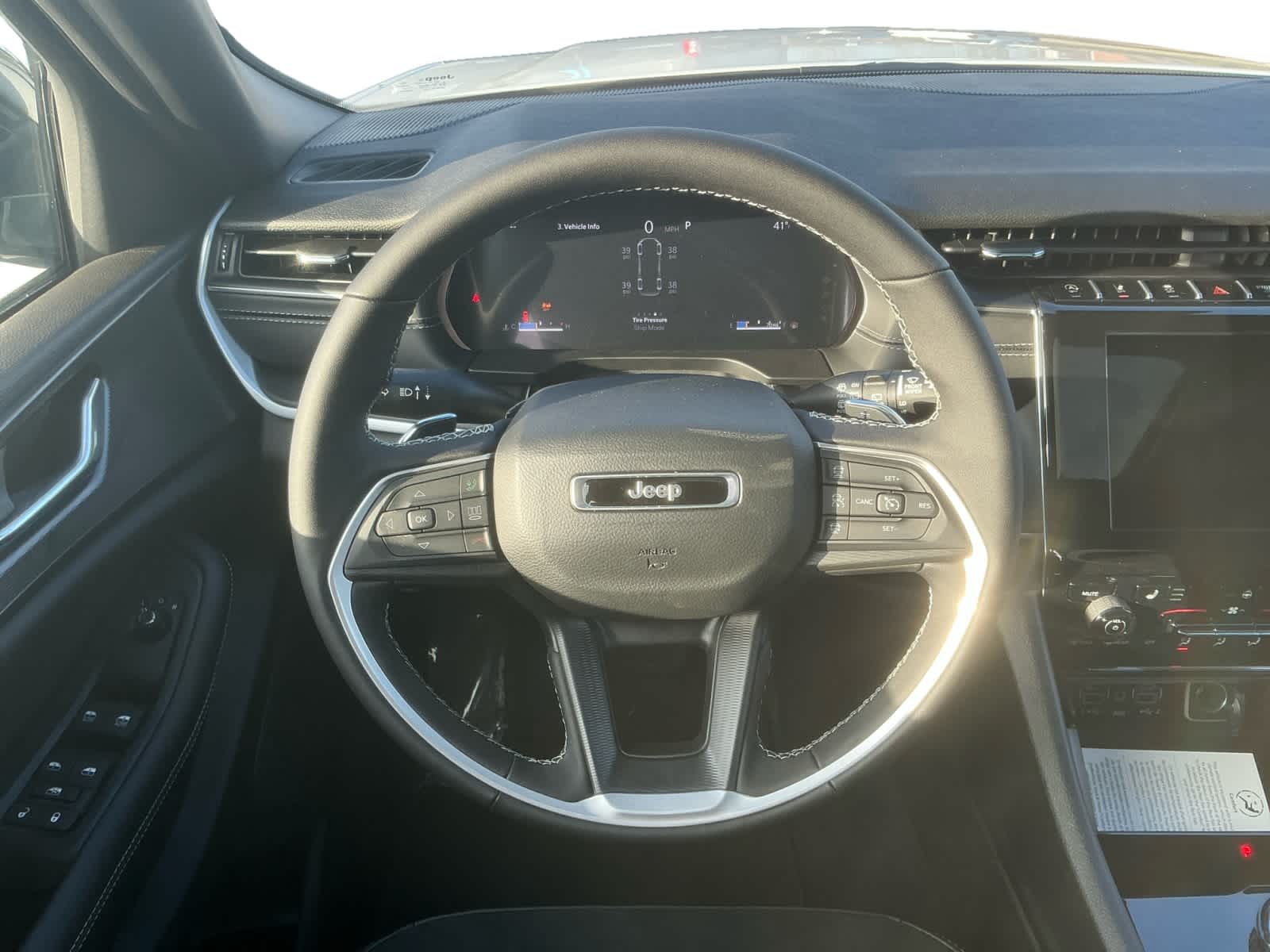 2025 Jeep Grand Cherokee GRAND CHEROKEE L ALTITUDE X 4X4