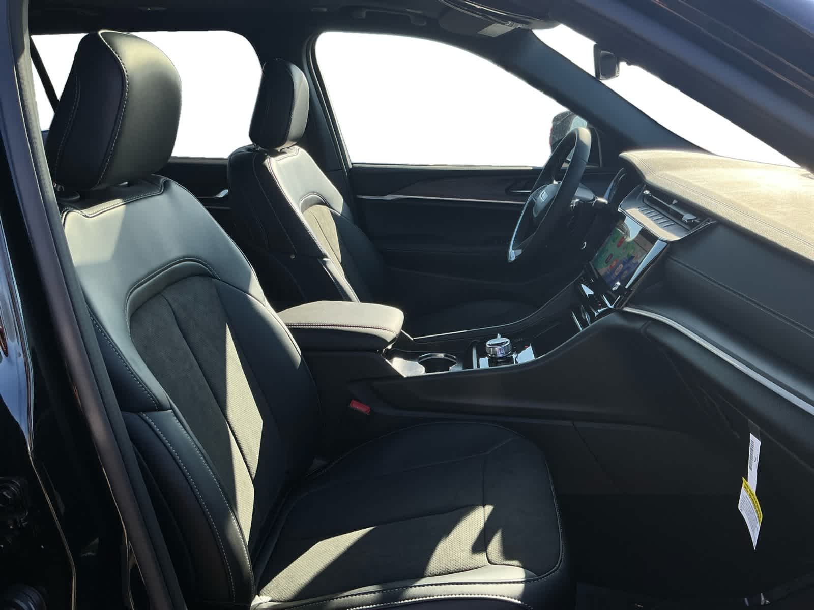 2026 Jeep Grand Cherokee GRAND CHEROKEE L LAREDO ALTITUDE 4X4