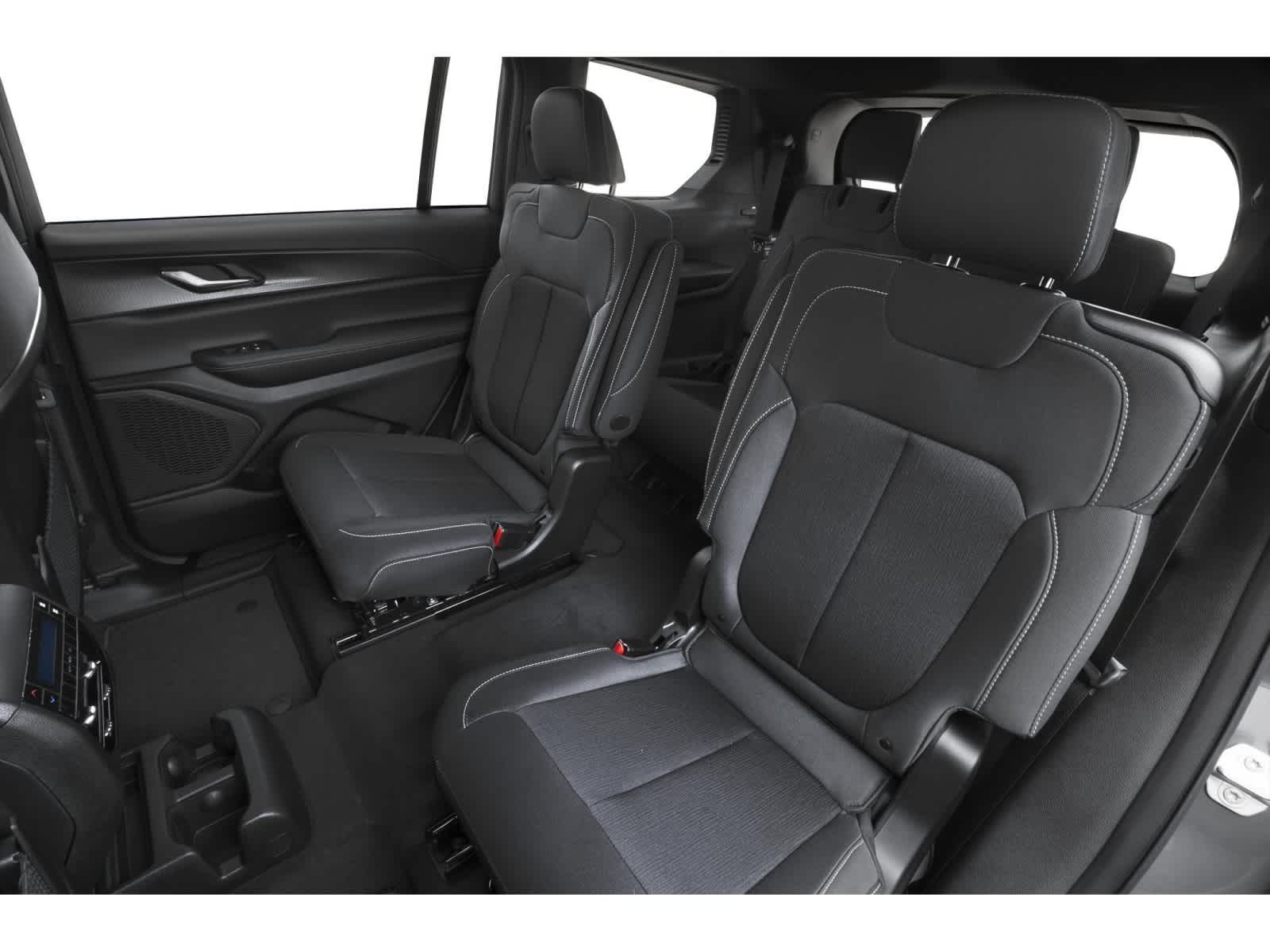 2027 Jeep Grand Cherokee Laredo Altitude