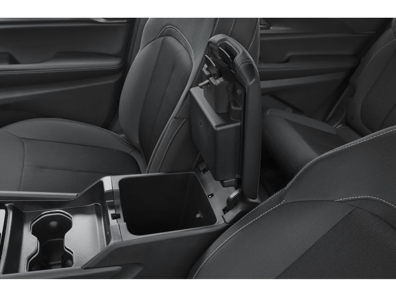 2027 Jeep Grand Cherokee Laredo Altitude