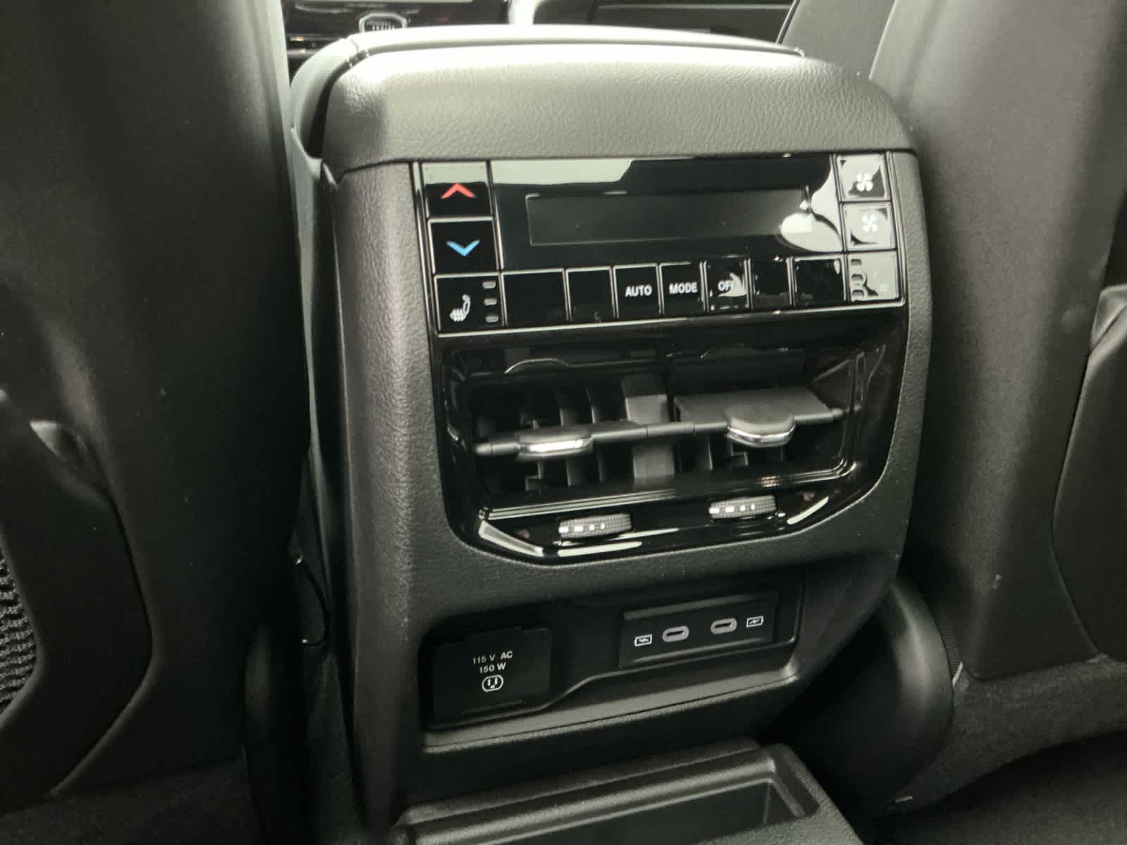 2026 Jeep Grand Cherokee GRAND CHEROKEE L LIMITED RESERVE 4X4