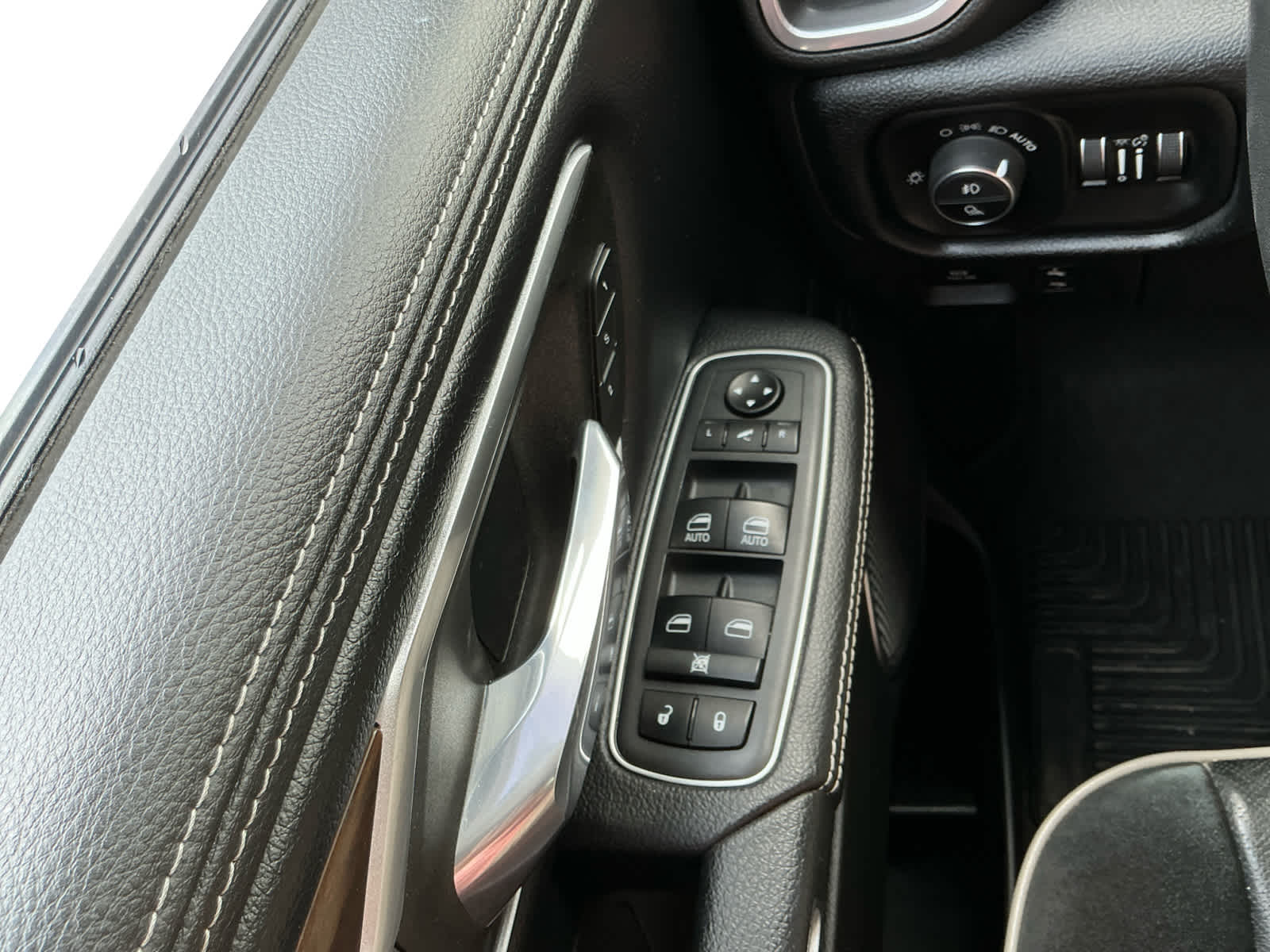2021 RAM 1500 Laramie Quad Cab 4x4 6'4' Box