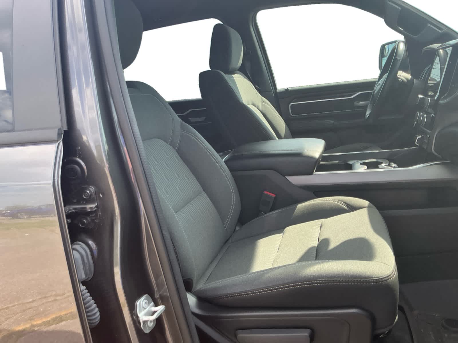 2022 RAM 1500 Big Horn Crew Cab 4x4 5'7' Box