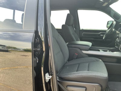 2020 RAM 1500 Big Horn Crew Cab 4x4 5'7' Box