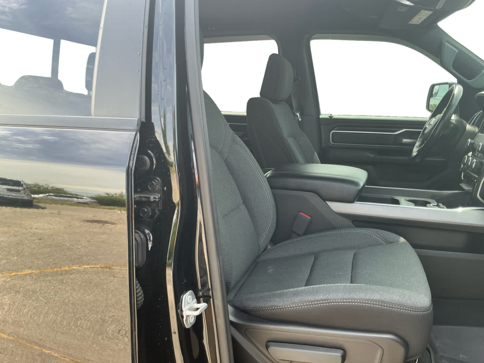 2020 RAM 1500 Big Horn Crew Cab 4x4 5'7' Box