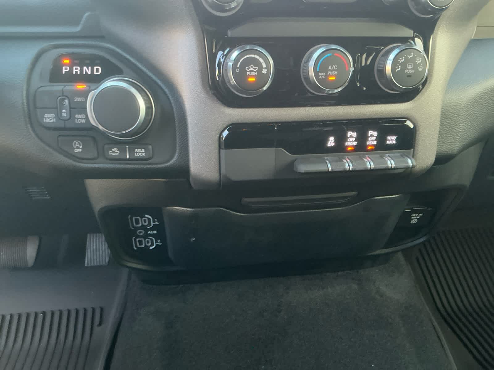 2026 RAM Ram 1500 RAM 1500 WARLOCK CREW CAB 4X4 5'7' BOX