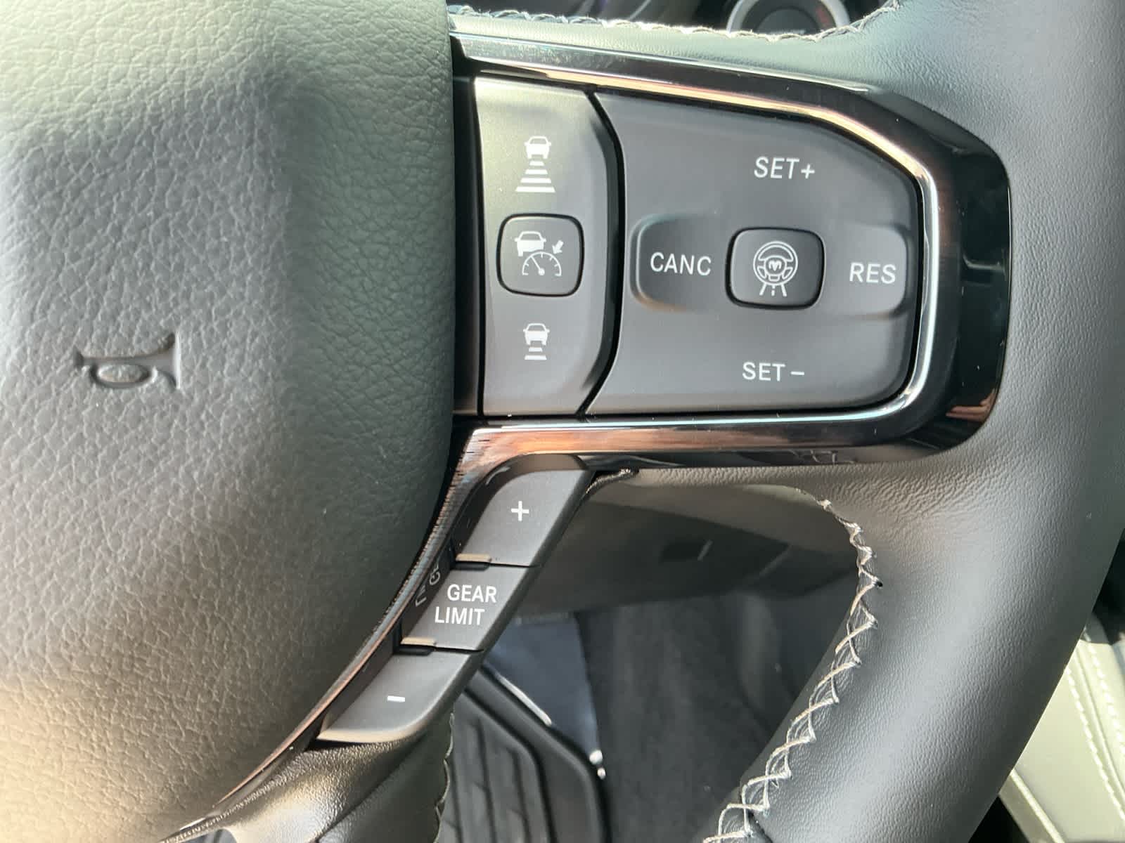 2026 RAM Ram 1500 RAM 1500 LIMITED CREW CAB 4X4 5'7' BOX
