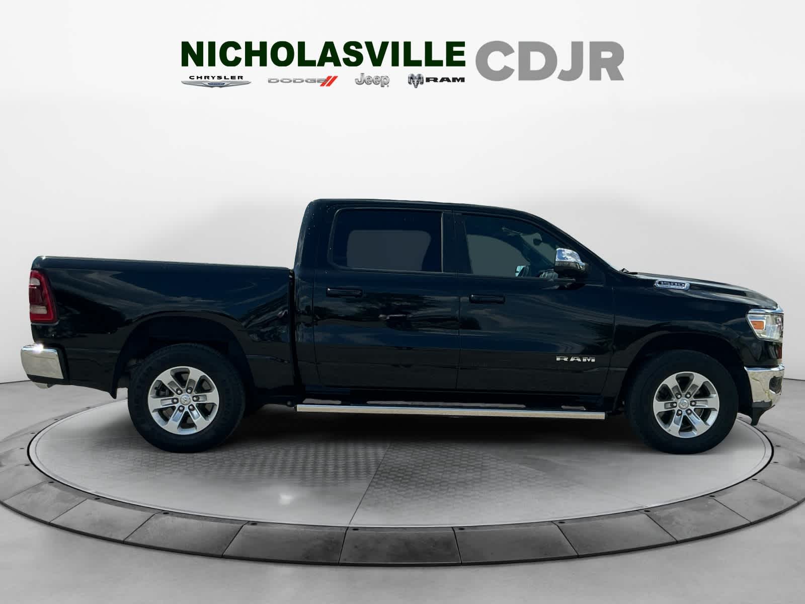 2024 RAM 1500 Laramie Crew Cab 4x4 5'7' Box
