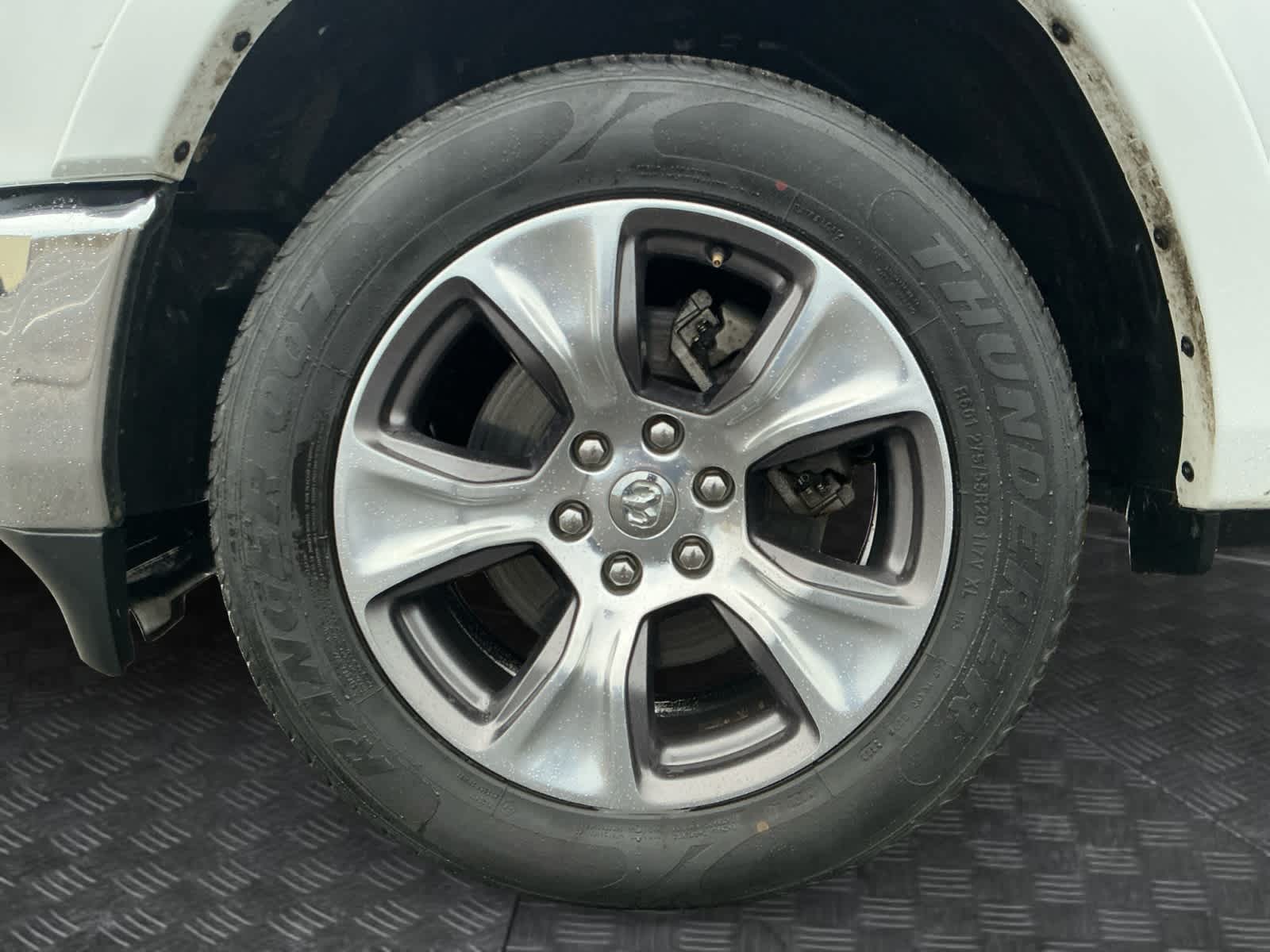 2020 RAM 1500 Laramie Crew Cab 4x4 5'7' Box