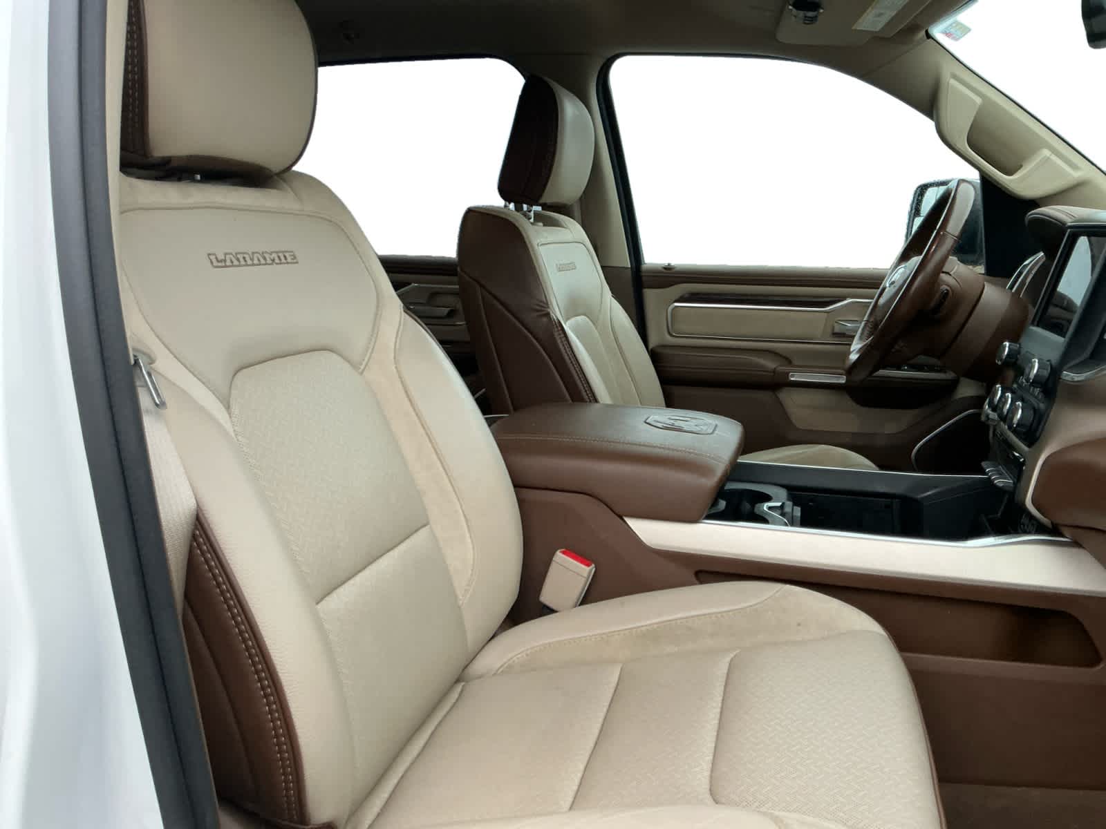 2020 RAM 1500 Laramie Crew Cab 4x4 5'7' Box