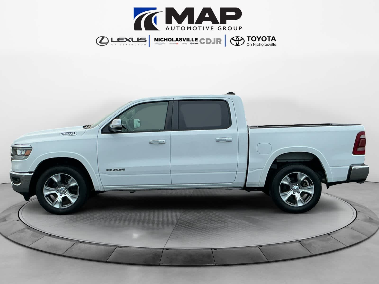 2020 RAM 1500 Laramie Crew Cab 4x4 5'7' Box
