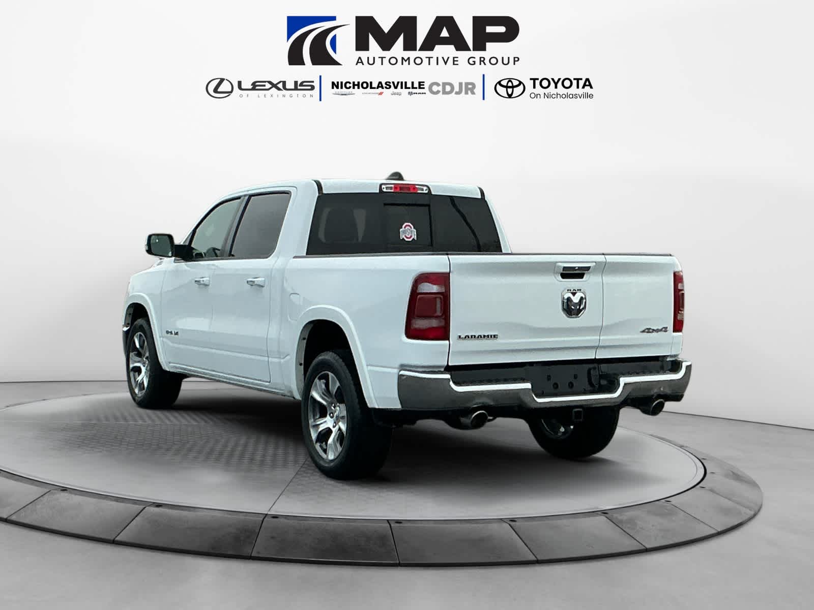 2020 RAM 1500 Laramie Crew Cab 4x4 5'7' Box