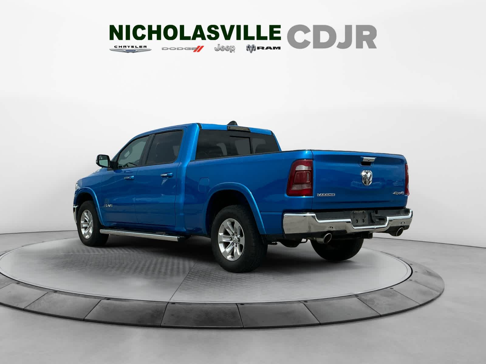 2020 RAM 1500 Laramie Crew Cab 4x4 6'4' Box