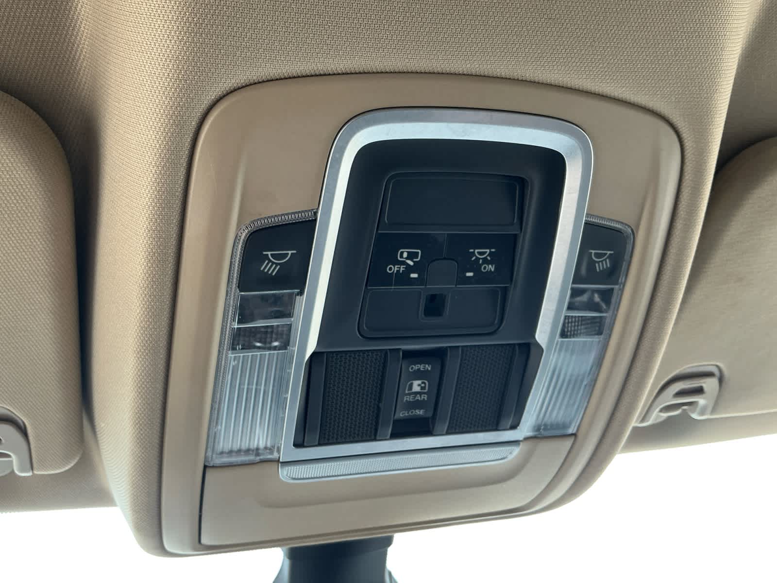 2020 RAM 1500 Laramie Crew Cab 4x4 6'4' Box