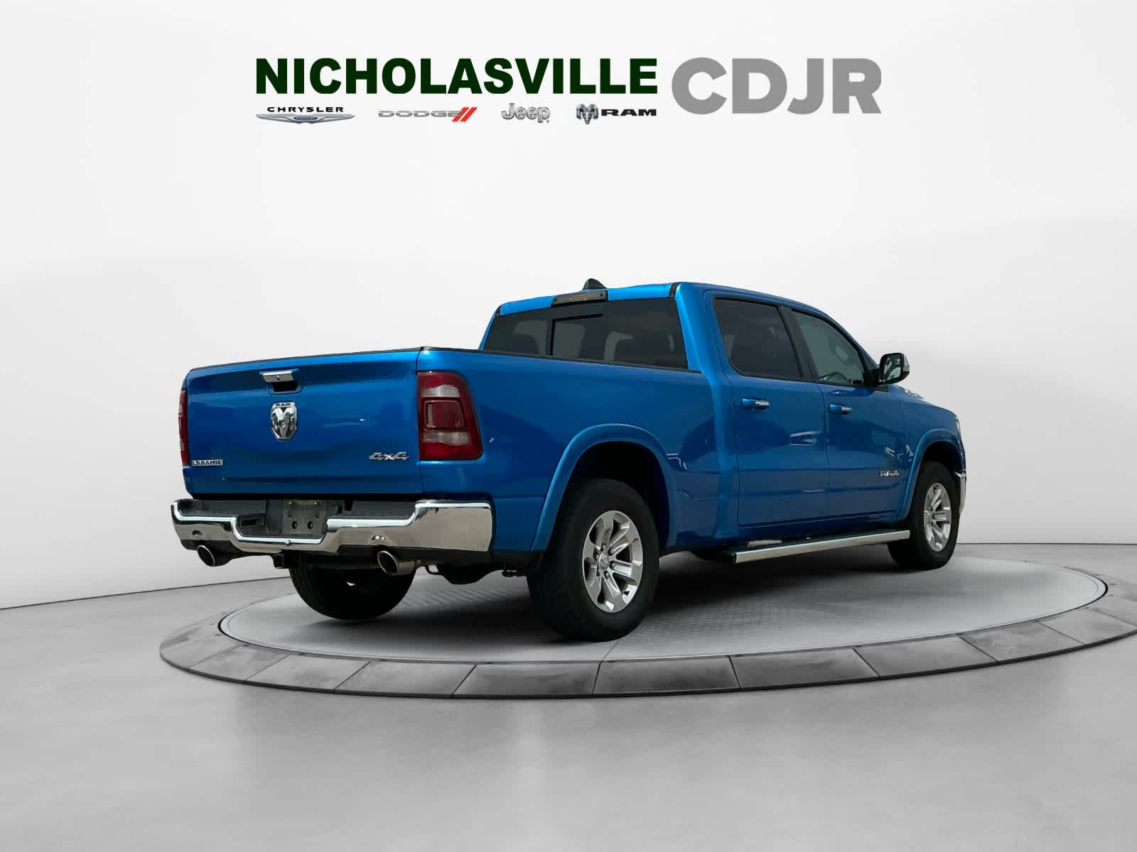 2020 RAM 1500 Laramie Crew Cab 4x4 6'4' Box