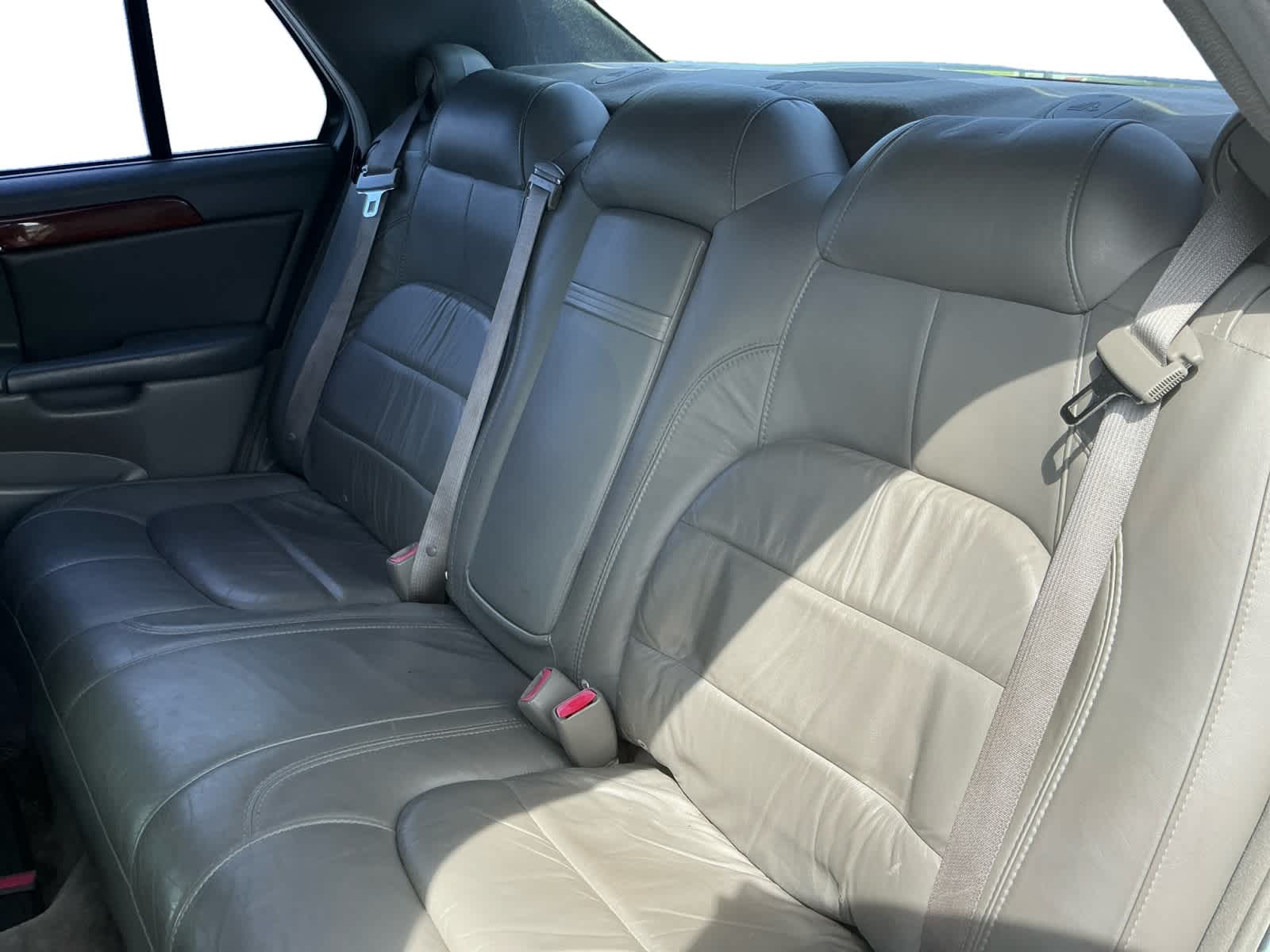 2004 Cadillac DeVille Standard