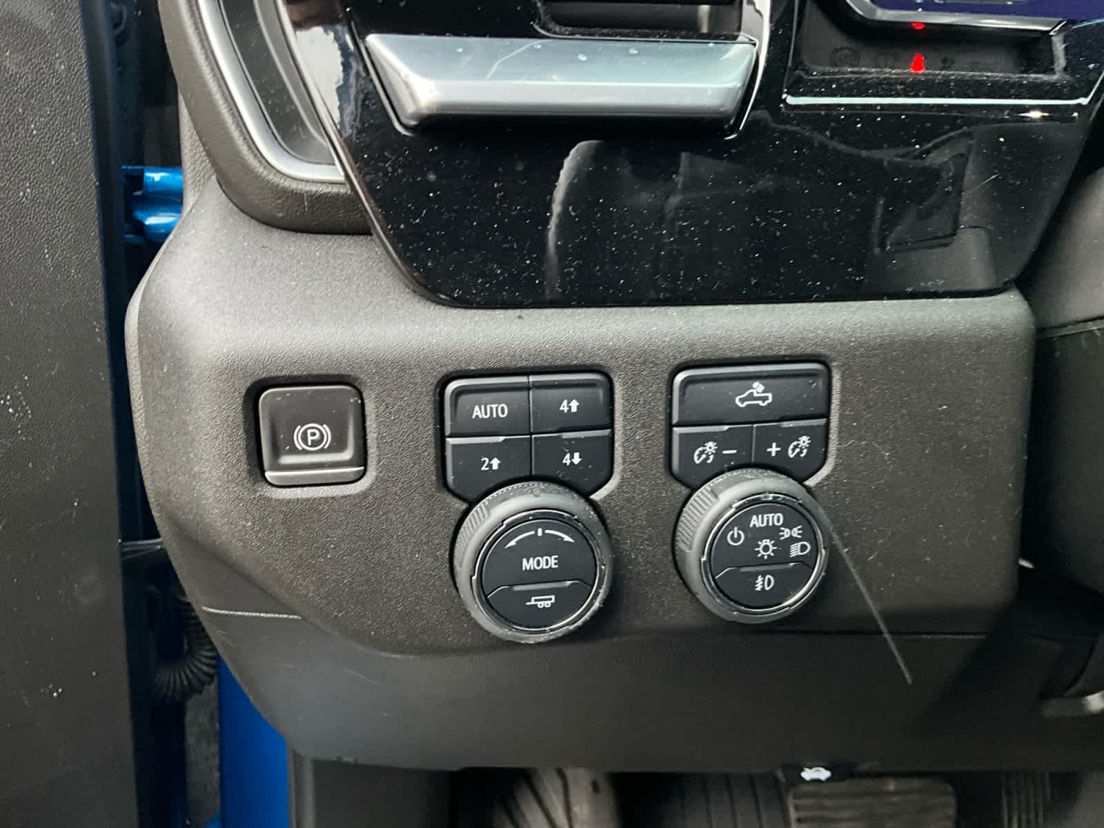 2022 Chevrolet Silverado 1500 4WD Crew Cab Short Bed RST