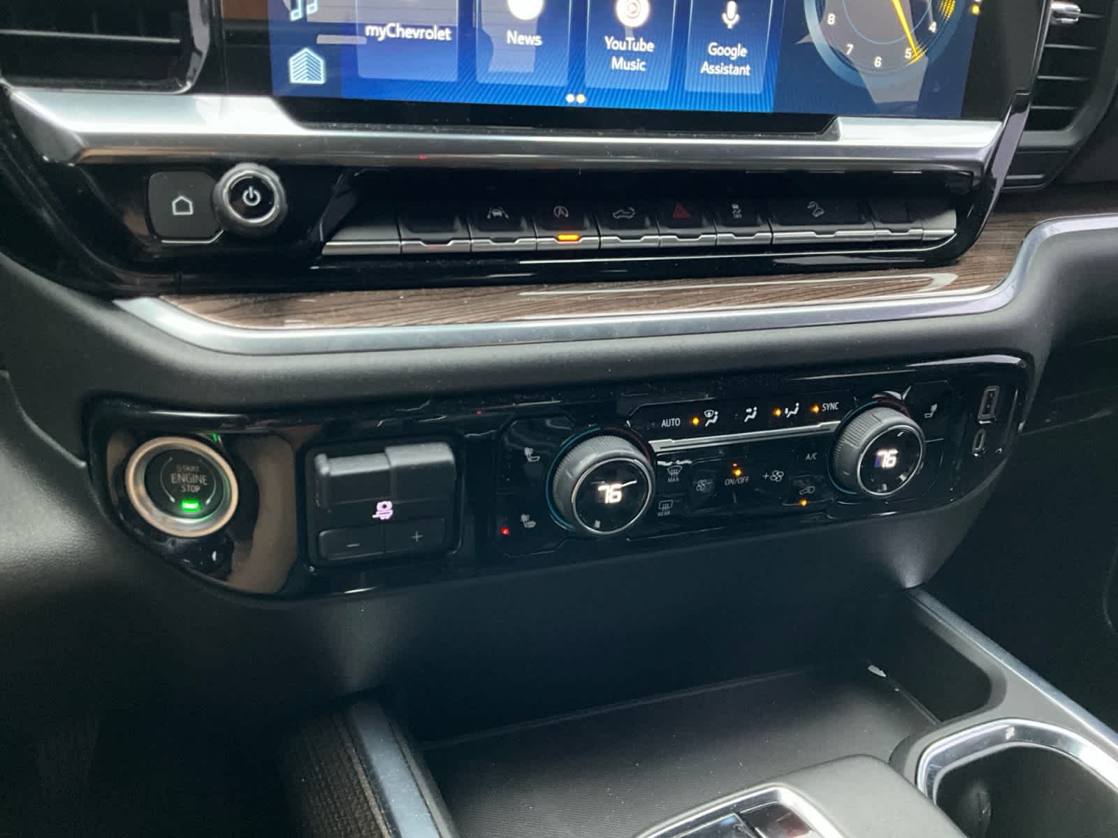 2022 Chevrolet Silverado 1500 4WD Crew Cab Short Bed RST