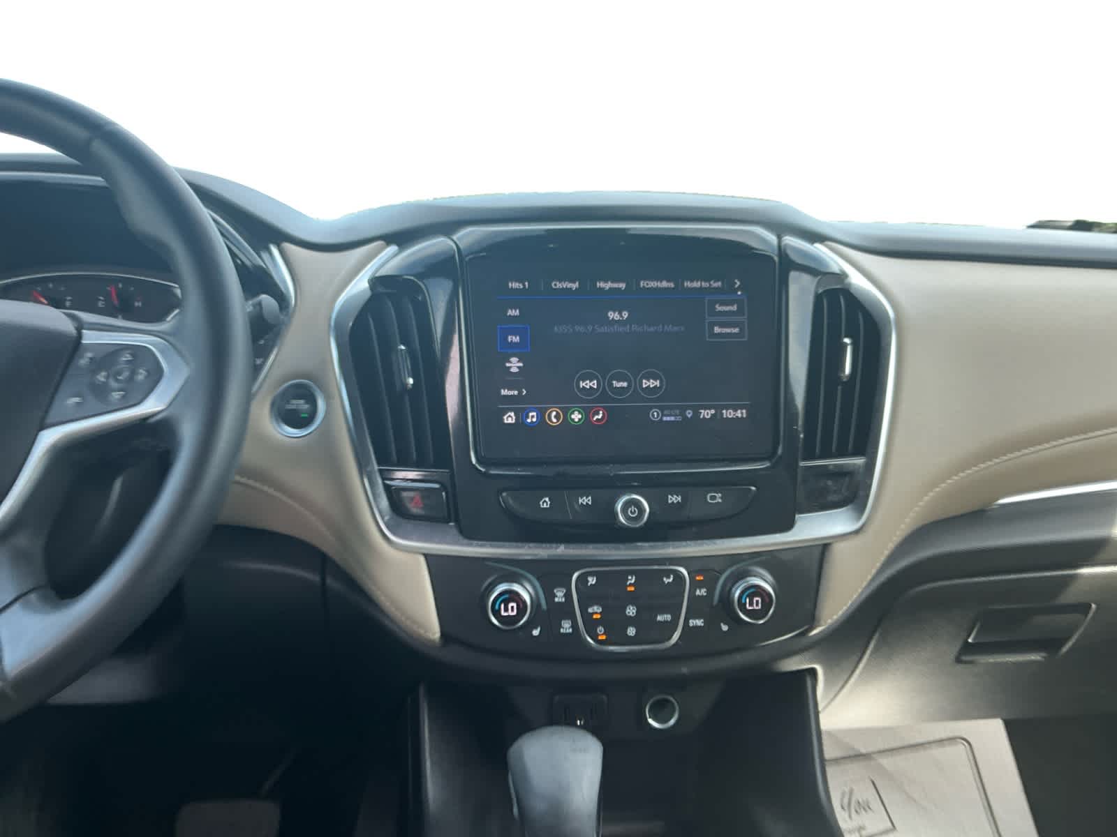 2023 Chevrolet Traverse AWD LT Cloth
