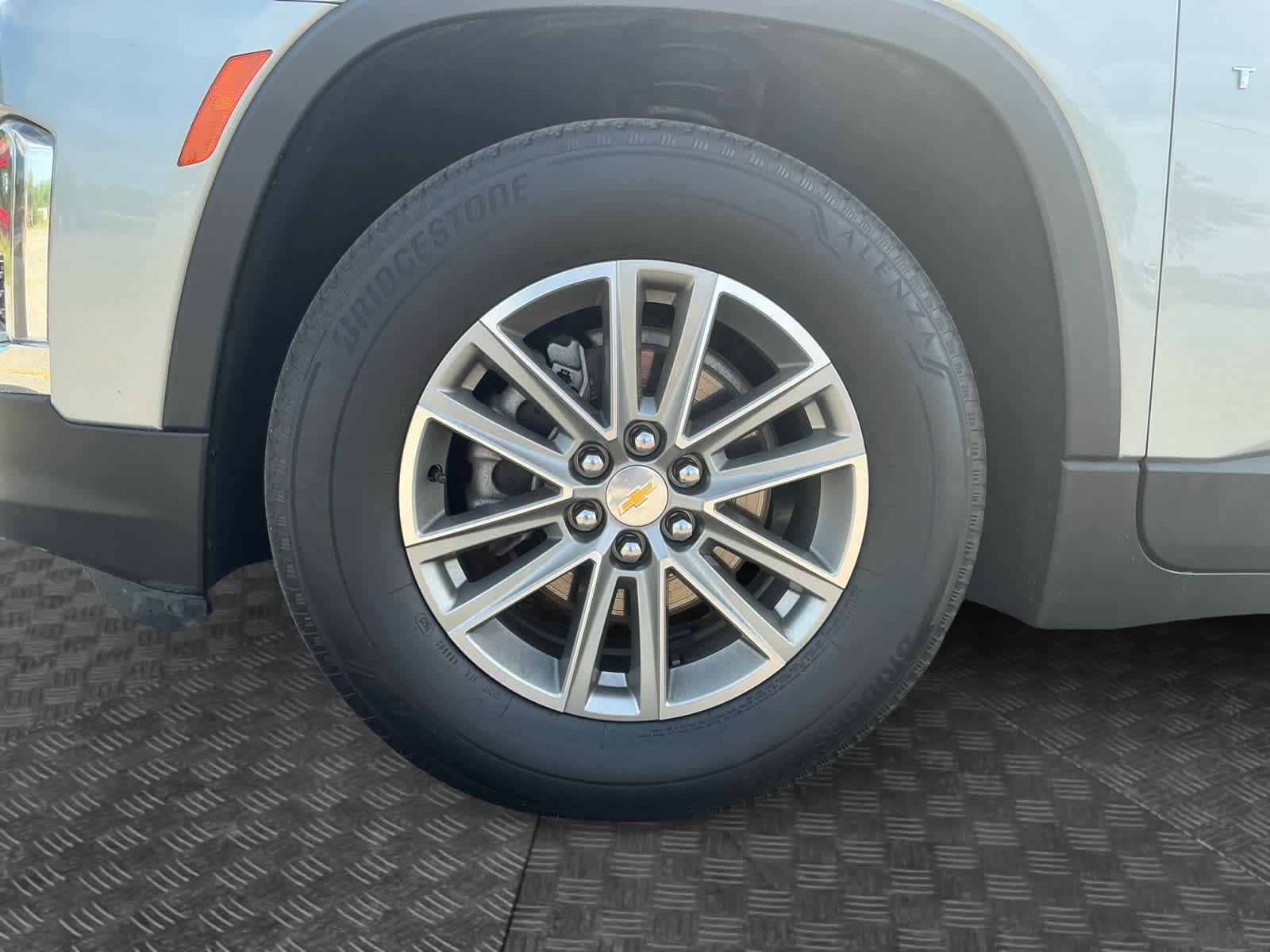 2023 Chevrolet Traverse AWD LT Cloth