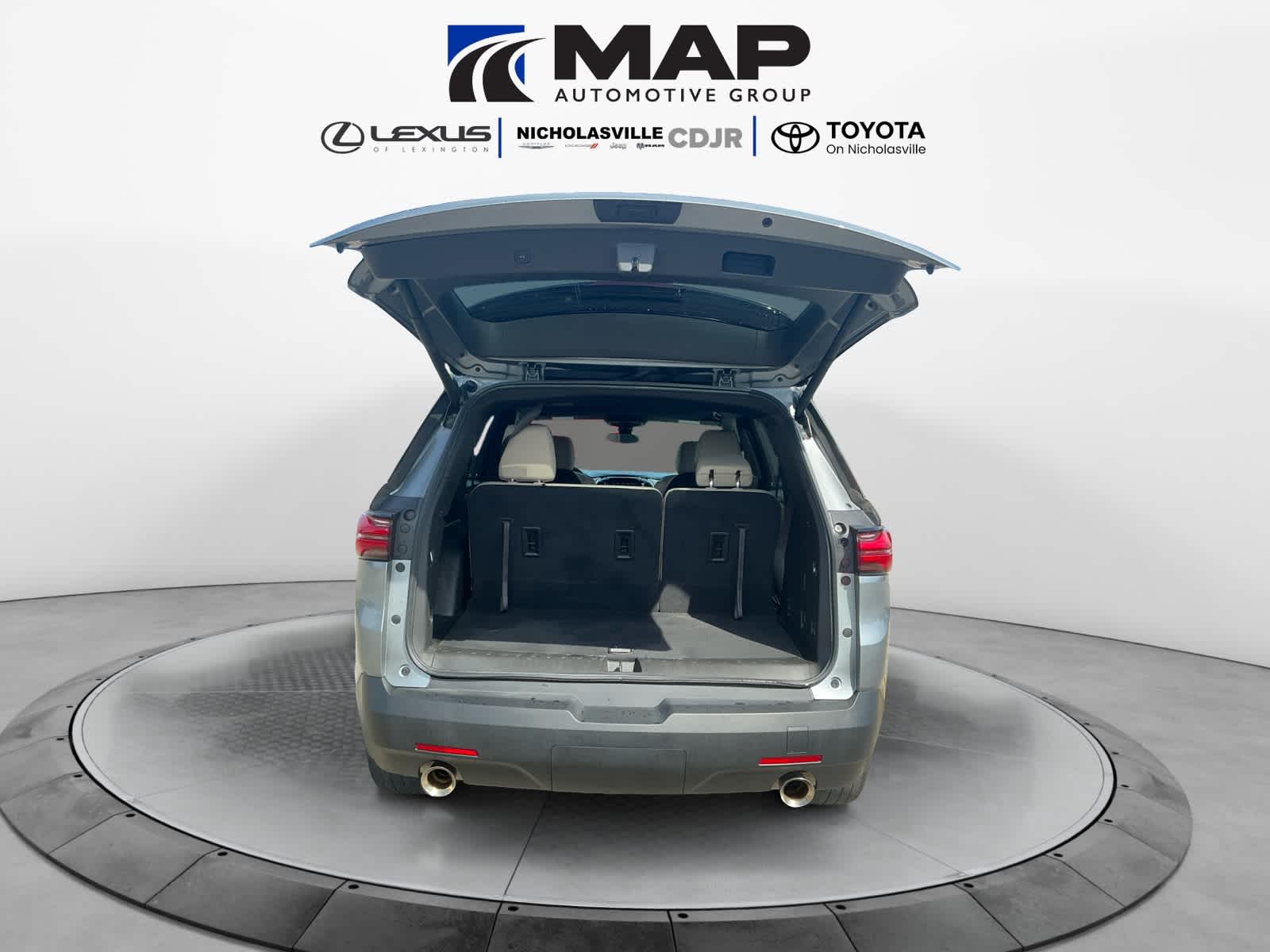 2023 Chevrolet Traverse AWD LT Cloth