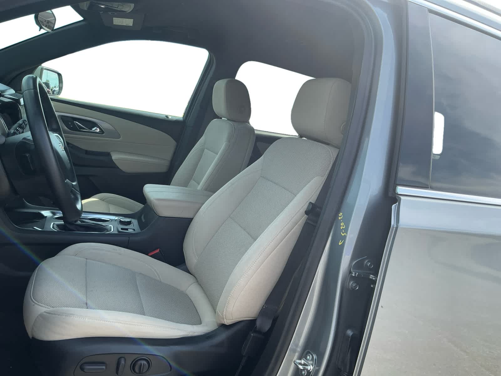 2023 Chevrolet Traverse AWD LT Cloth