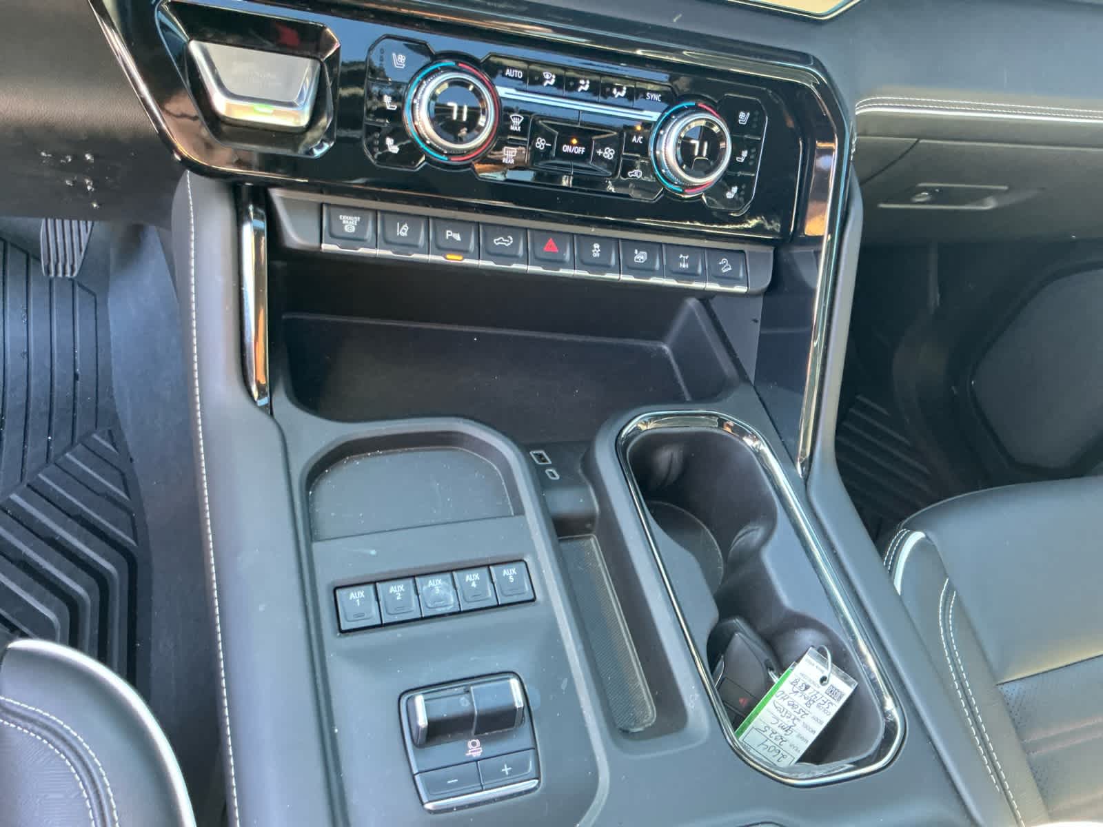 2025 GMC Sierra 2500HD 4WD Crew Cab Standard Bed AT4X