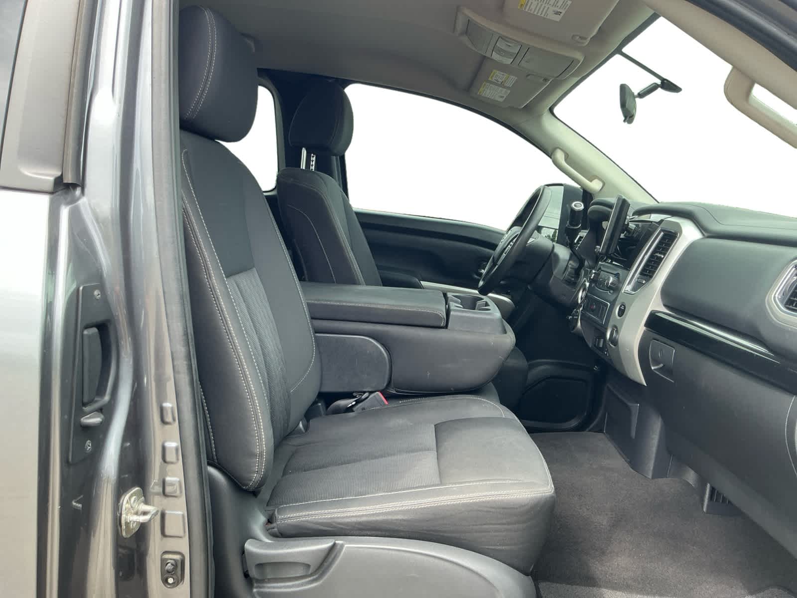 2017 Nissan TITAN XD SV Gas