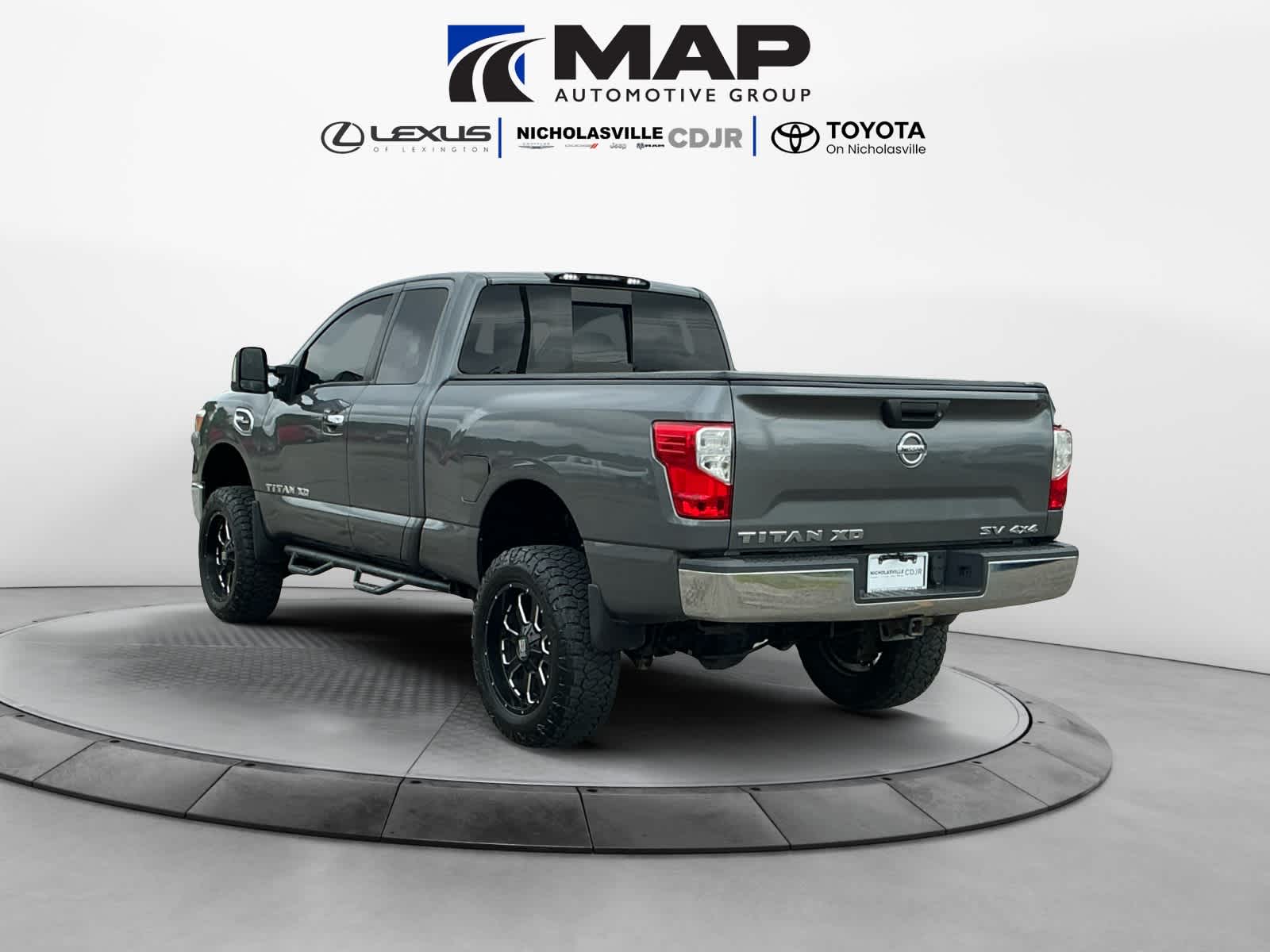 2017 Nissan TITAN XD SV Gas