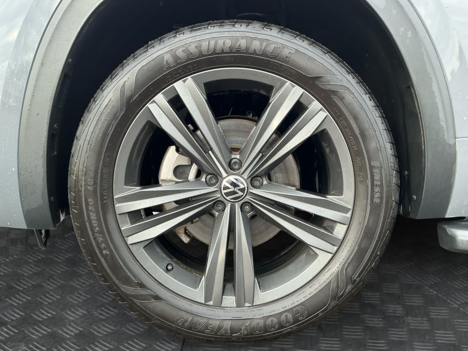 2021 Volkswagen Atlas Cross Sport 3.6L V6 SE w/Technology R-Line