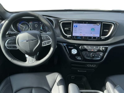 2025 Chrysler Voyager VOYAGER LX