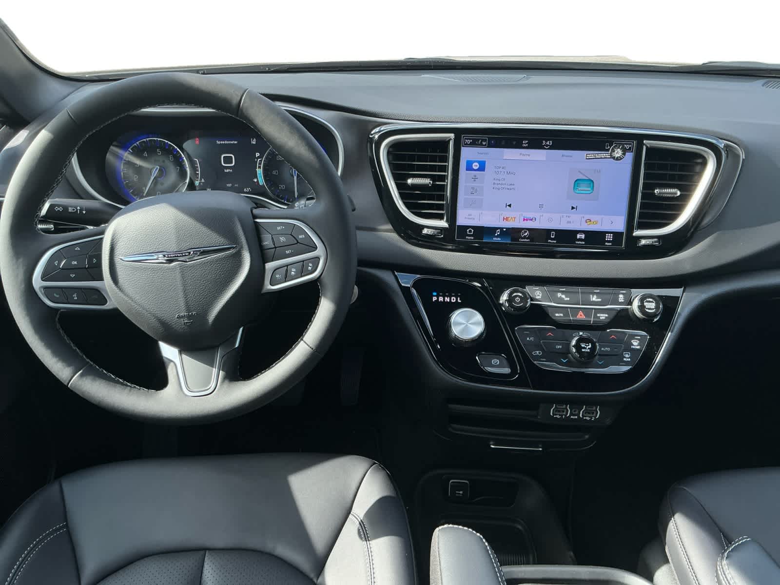 2025 Chrysler Voyager VOYAGER LX