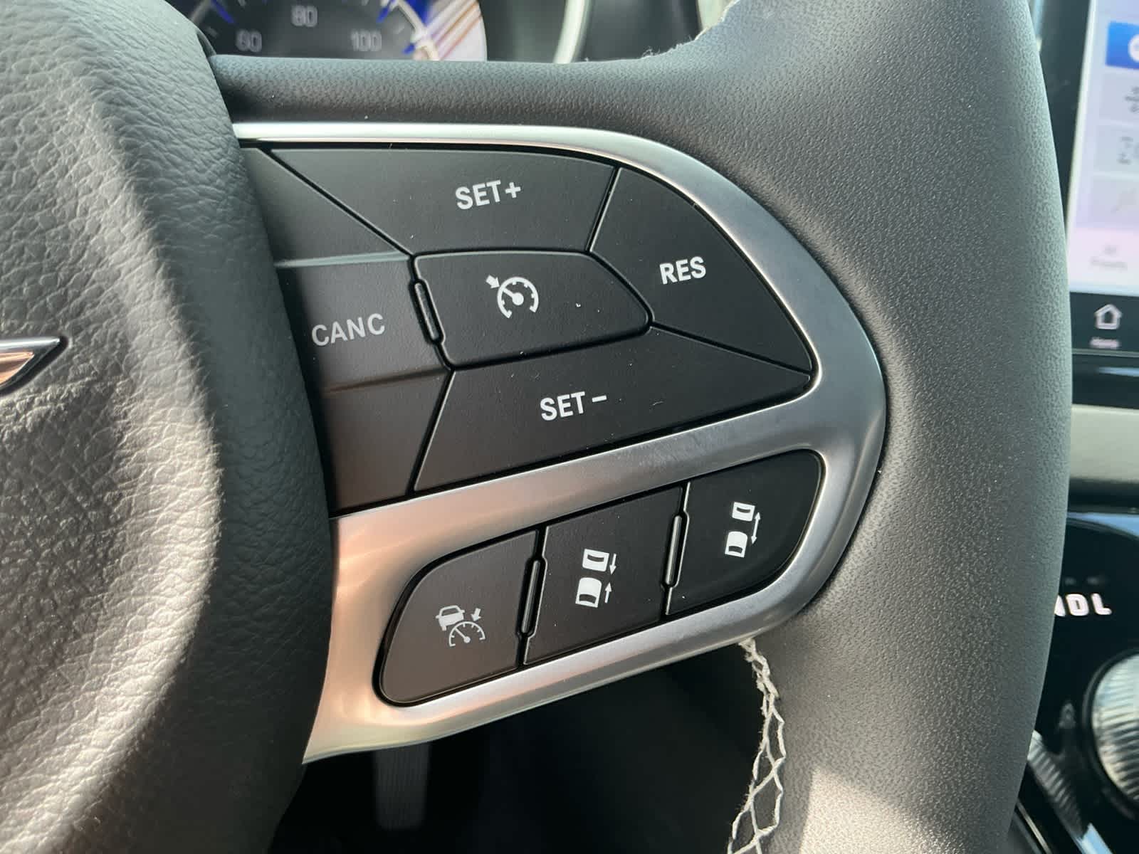 2025 Chrysler Voyager VOYAGER LX