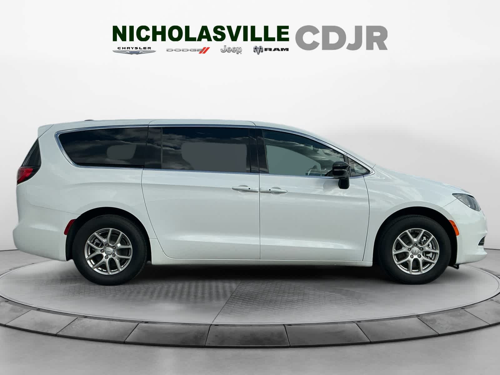2025 Chrysler Voyager VOYAGER LX