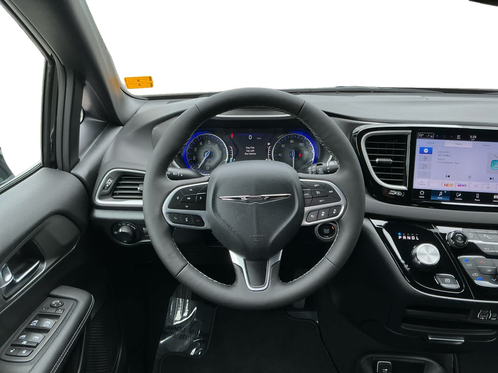 2025 Chrysler Voyager VOYAGER LX