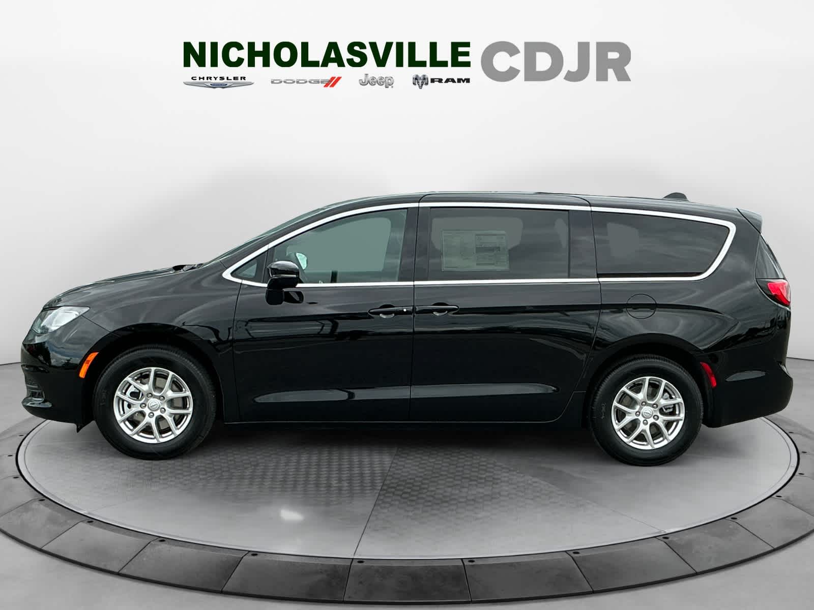 2025 Chrysler Voyager VOYAGER LX