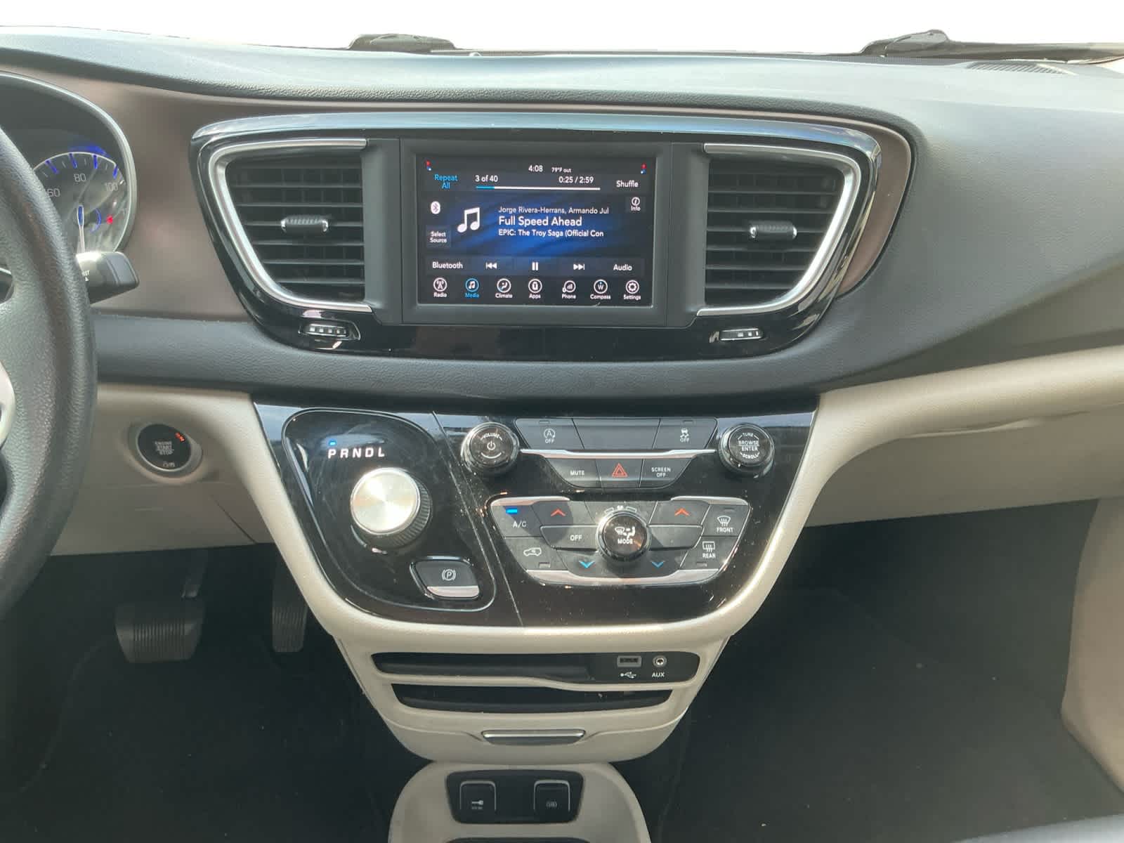 2020 Chrysler Voyager LXI