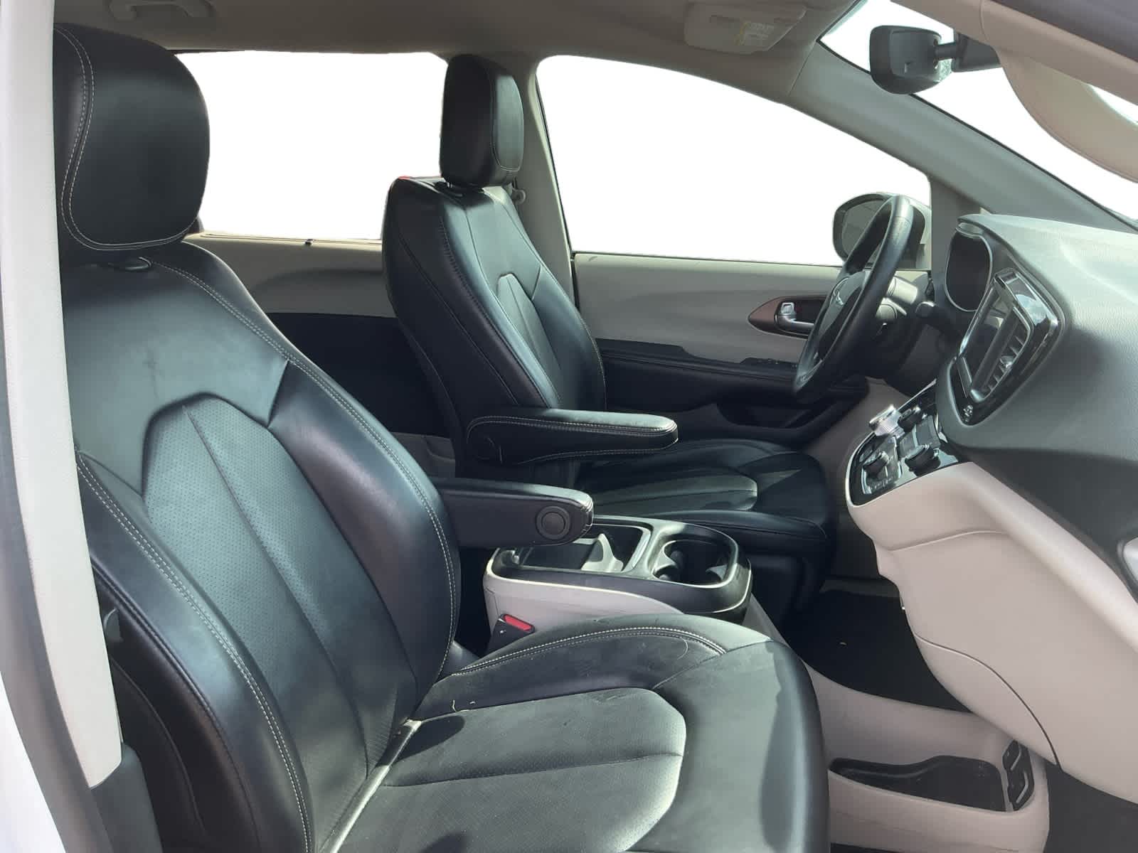 2020 Chrysler Voyager LXI