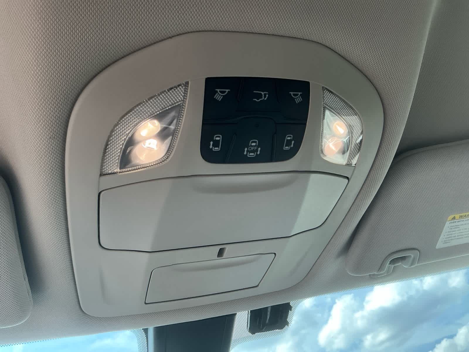 2020 Chrysler Voyager LXI